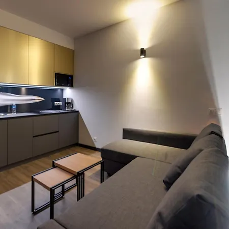 Q Apartmanhotel 4*